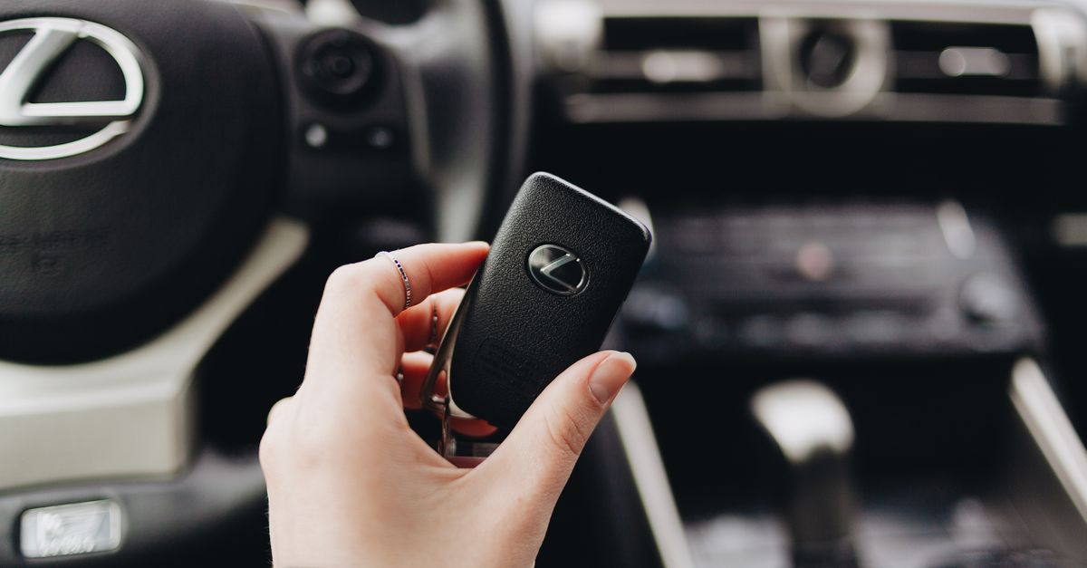 Acura car key fob — Morris Park Ave Locksmith Bronx