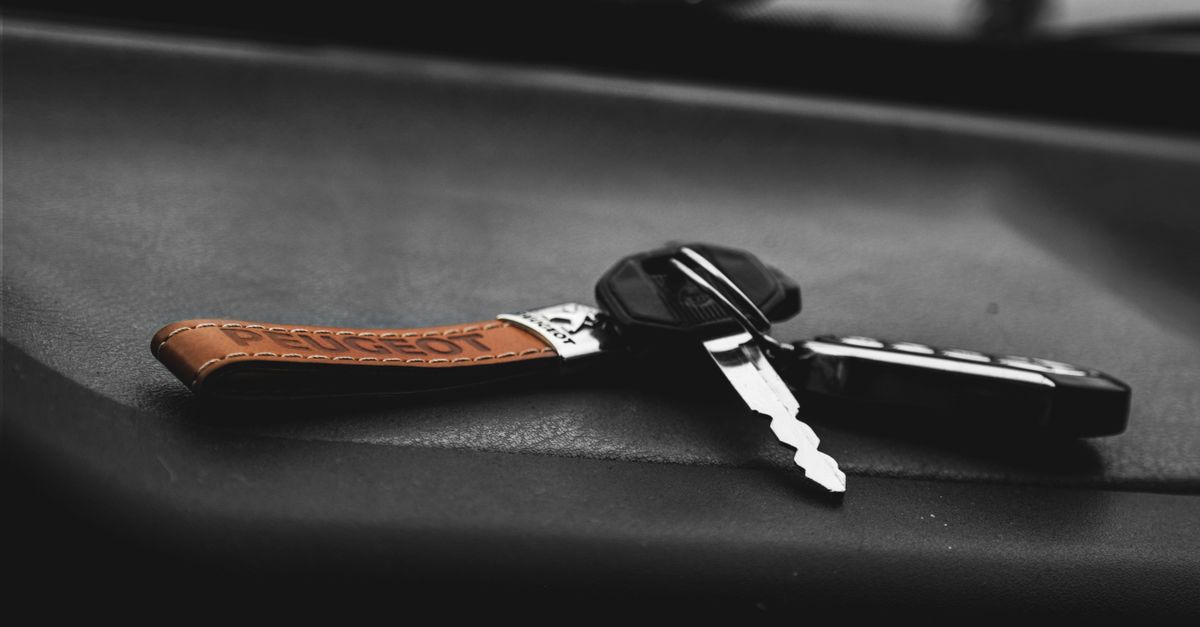 Chevrolet car key fob — Morris Park Ave Locksmith Bronx