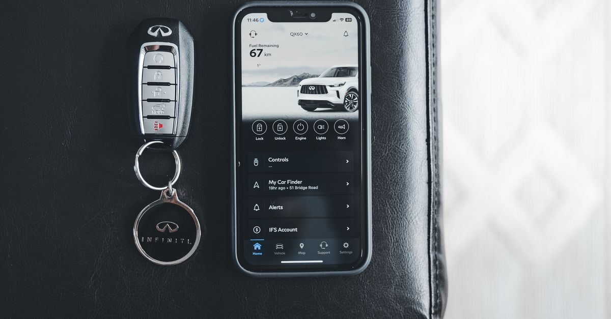 Nissan car key fob — Morris Park Ave Locksmith Bronx