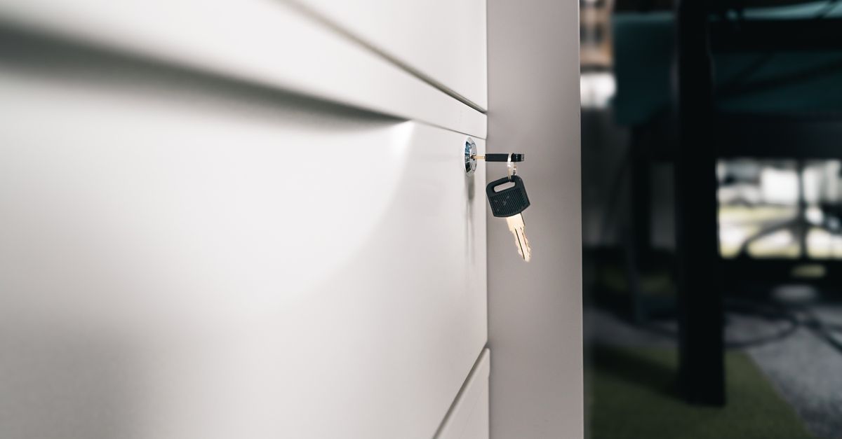 When Should a Bronx Business Change Its Locks After Staff Leave? — Morris Park Ave Locksmith Bronx