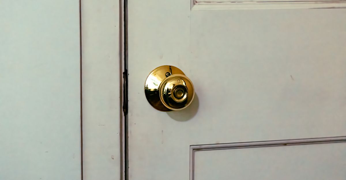 How Much Is a Locksmith If I'm Locked Out of My House? — Morris Park Ave Locksmith Bronx
