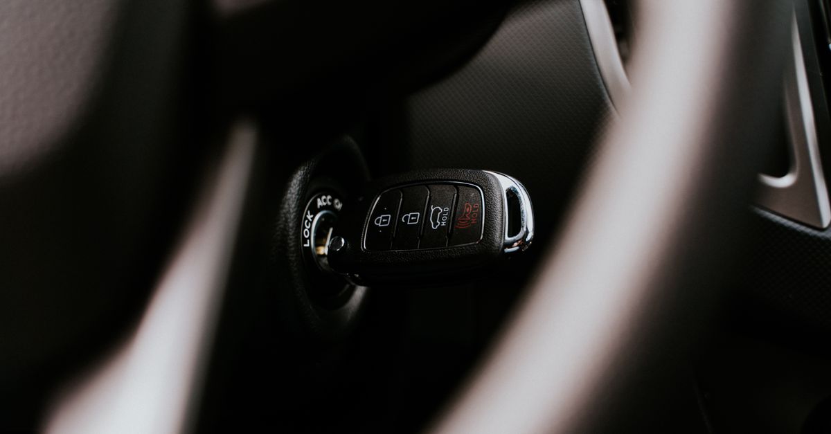 locksmith service technician — Morris Park Ave Locksmith Bronx