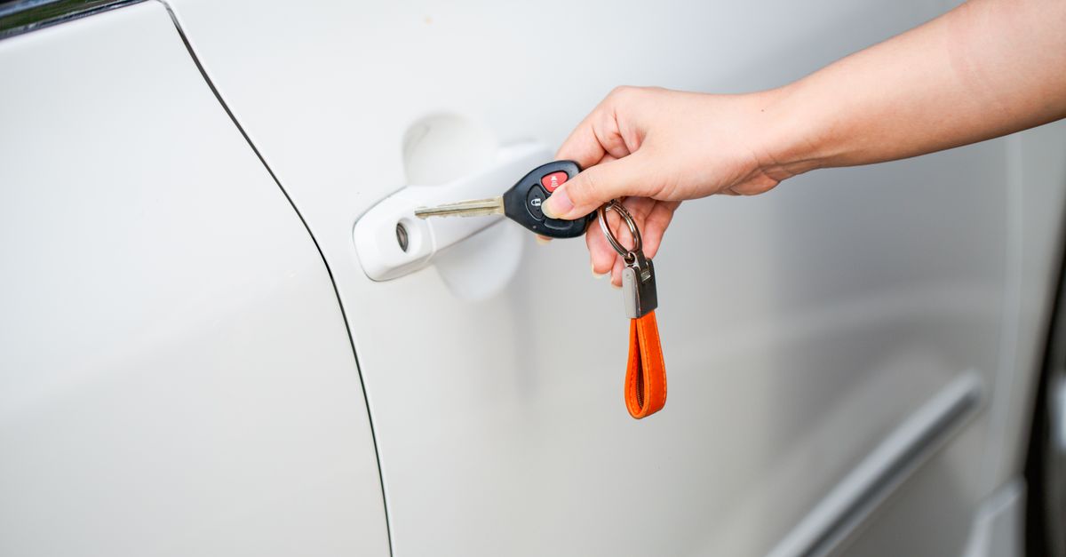 locksmith service technician — Morris Park Ave Locksmith Bronx