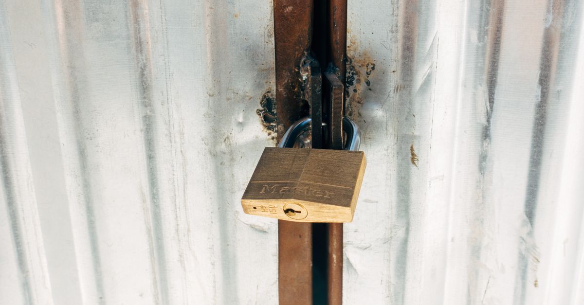 front door lock key — Morris Park Ave Locksmith Bronx