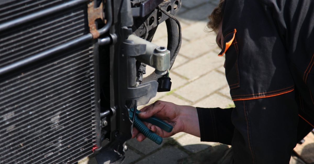 What Our Car Lockout Service Actually Involves — Morris Park Ave Locksmith Bronx
