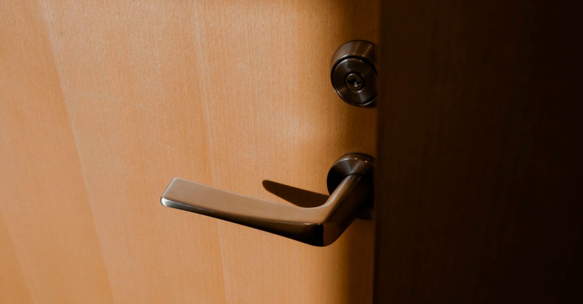 What Happens During a House and Apartment Lockout in the Bronx — Morris Park Ave Locksmith Bronx